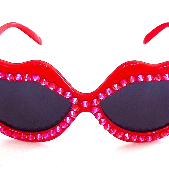 BABY\'S ON FIRE RED HOT LIPS SUNGLASSES NEW